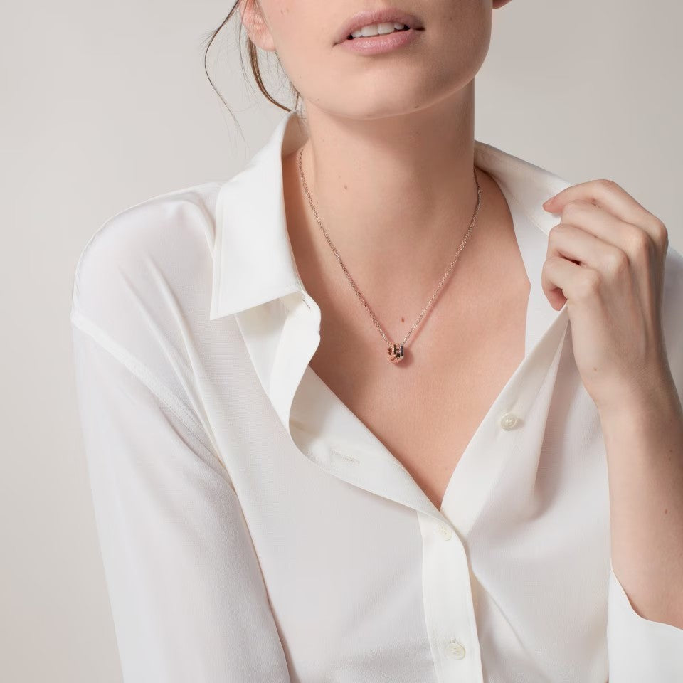 [CharmAmor]LOVE 6 DIAMOND PENDANT NECKLACE