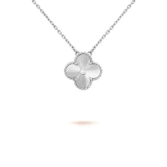 [CharmAmor]CLOVER  15MM DIAMOND LASER NECKLACE SILVER