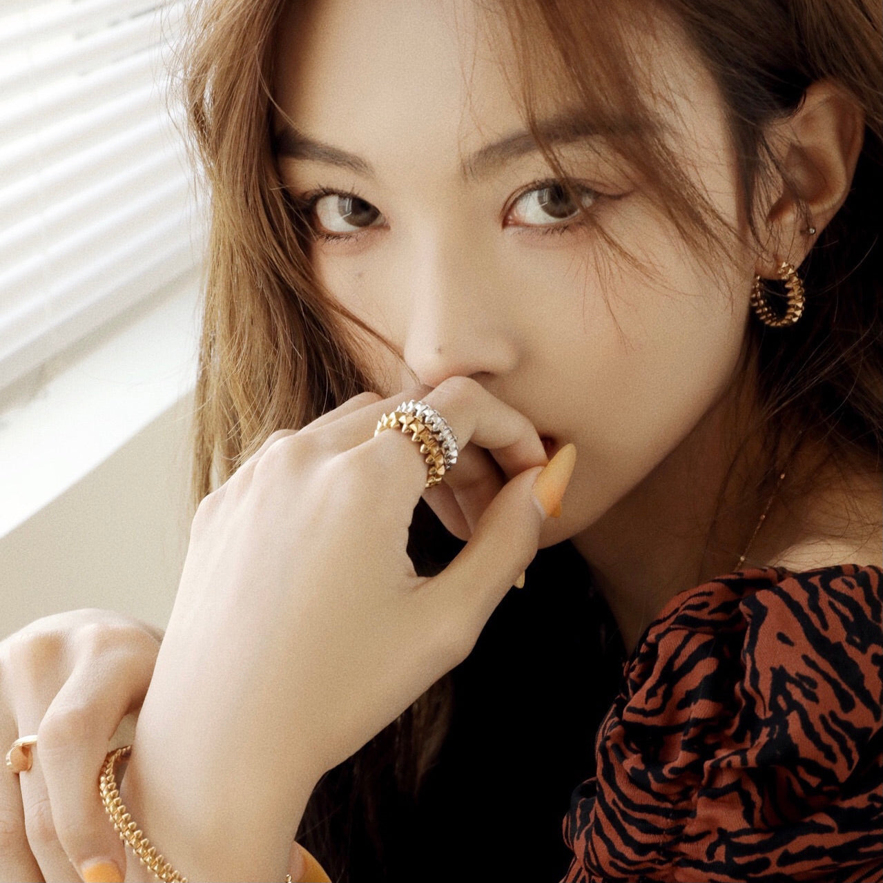 [CharmAmor]CLASH SMALL HOOP EARRINGS