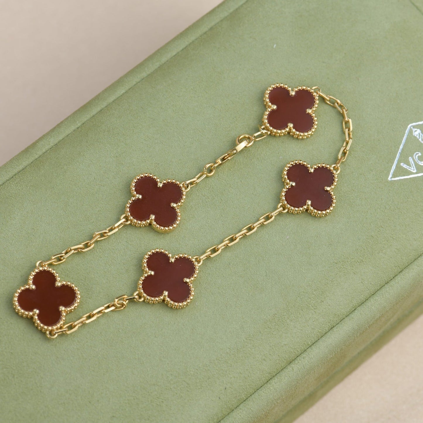 [CharmAmor]CLOVER 5 MOTIFS RED AGATE  BRACELET