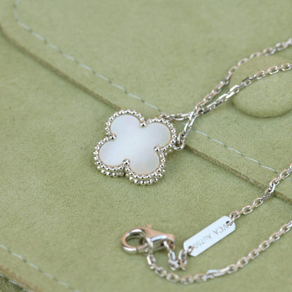 [CharmAmor]CLOVER  15MM WHITE MOTHER-OF-PEARL SILVER