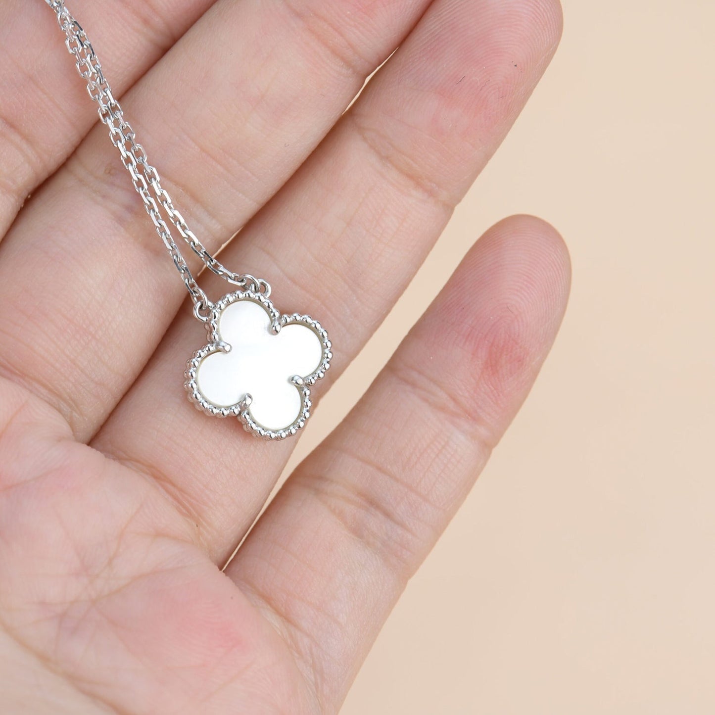 [CharmAmor]CLOVER  15MM WHITE MOTHER-OF-PEARL SILVER