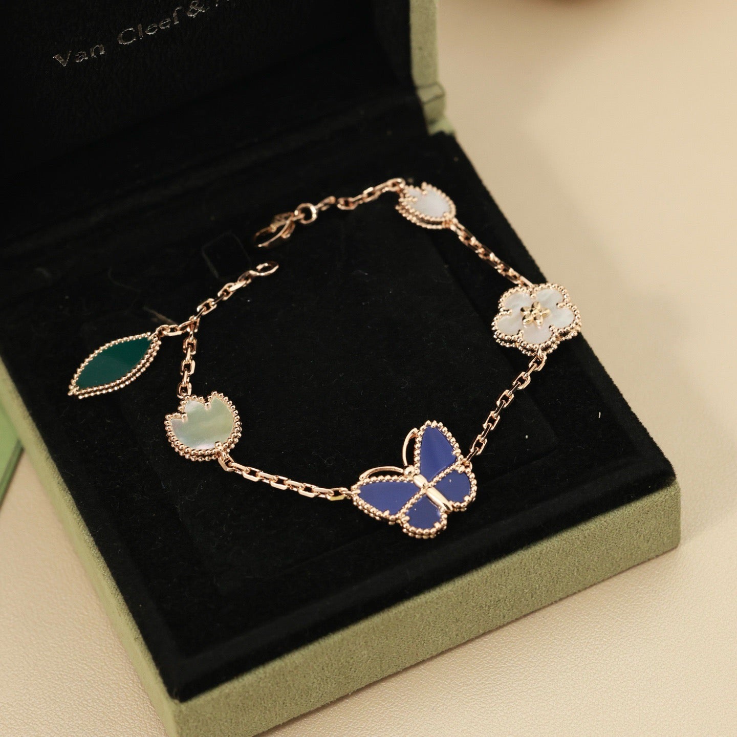[CharmAmor]LUCKY SPRING BUTTERFLY 5 MOTIF BRACELET