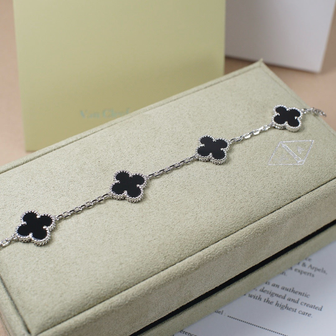 [CharmAmor]CLOVER 5 MOTIF ONYXS  BRACELET SILVER