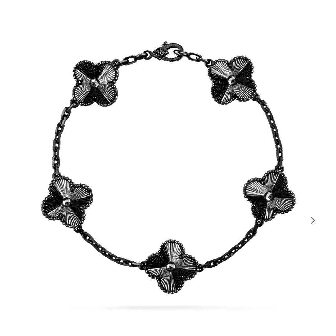 [CharmAmor] CLOVER 5 MOTIF BLACK BRACELET