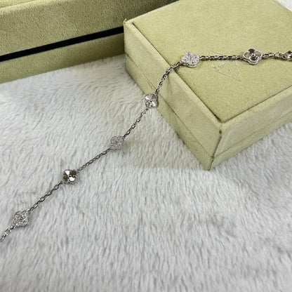 [CharmAmor]CLOVER 6 MOTIF DIAMOND LASER BRACELET