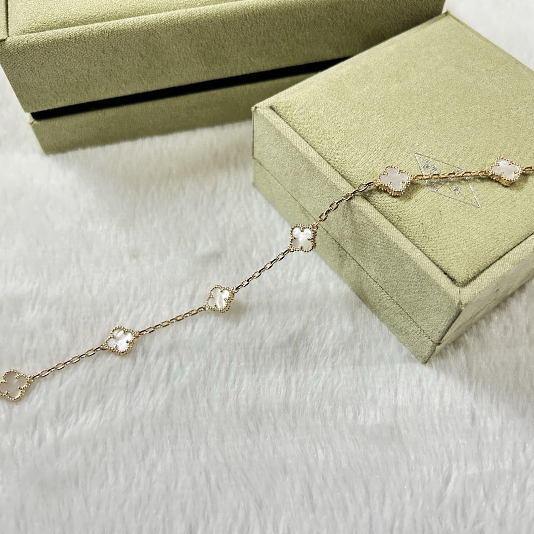 [CharmAmor]CLOVER 6 MOTIF WHITE MOP BRACELET