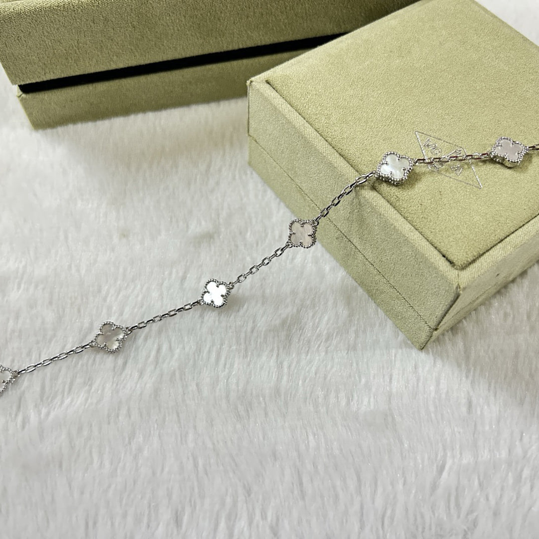 [CharmAmor]CLOVER 6 MOTIF WHITE MOP BRACELET