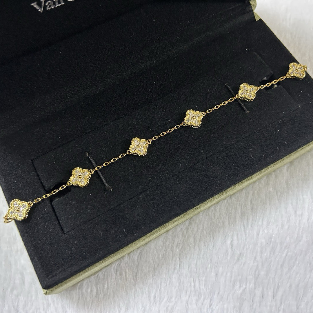 [CharmAmor] CLOVER 6 MOTIF DIAMOND BRACELET