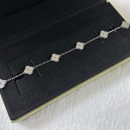 [CharmAmor] CLOVER 6 MOTIF DIAMOND BRACELET