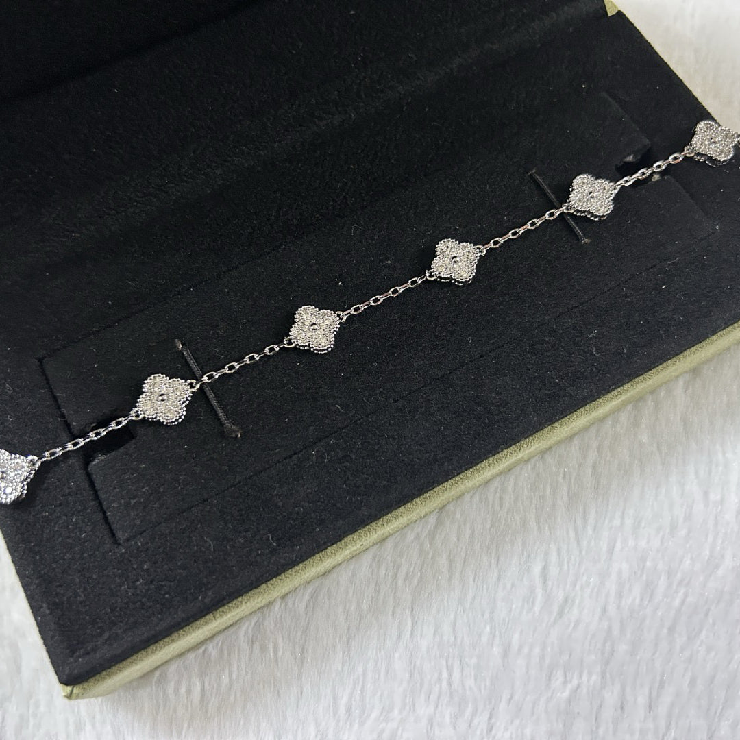 [CharmAmor]CLOVER 6 MOTIF DIAMOND BRACELET