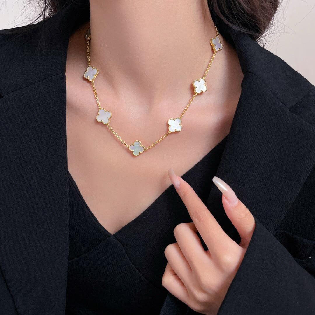 [CharmAmor]CLOVER 10 MOTIFS WHITE MOTHER OF PEARL NECKLACE