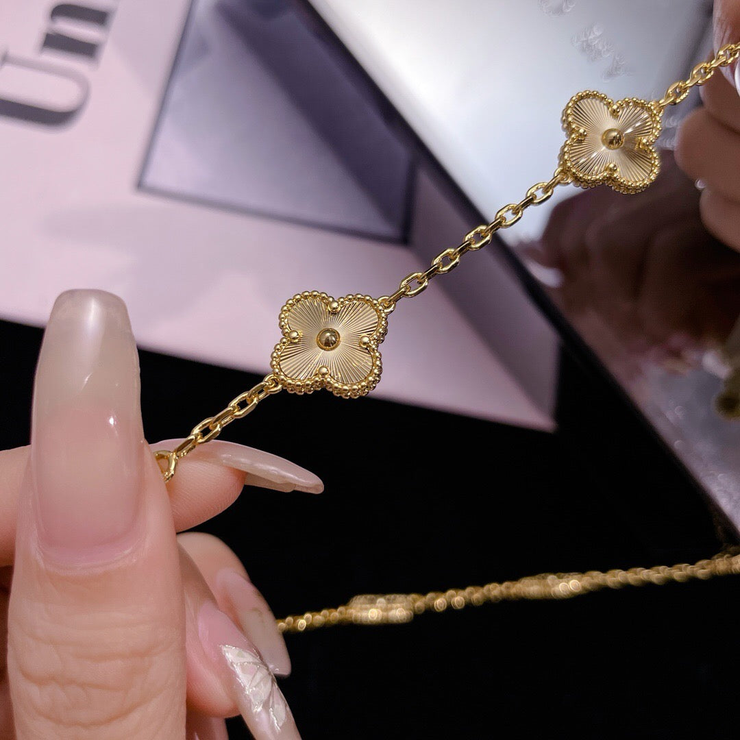[CharmAmor]CLOVER 10 MOTIFS LASER NECKLACE