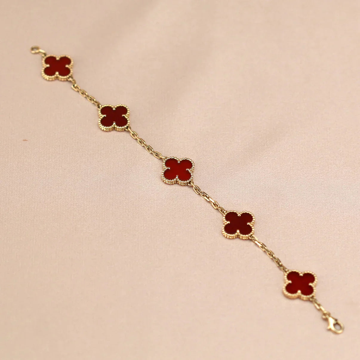 [CharmAmor] CLOVER 5 MOTIF RED CORNELIAN BRACELET COLLECTION