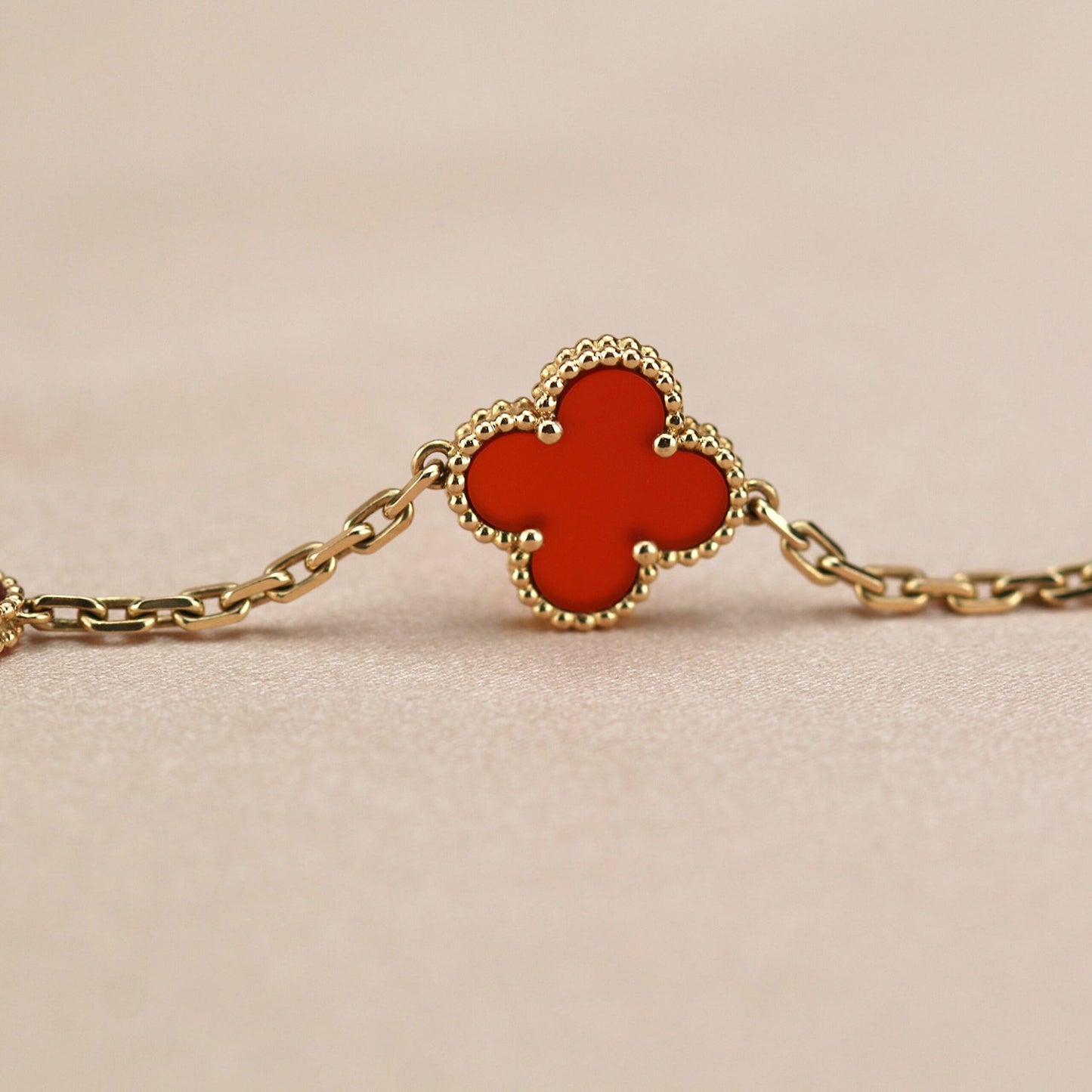 [CharmAmor]CLOVER 5 MOTIFS RED AGATE  BRACELET