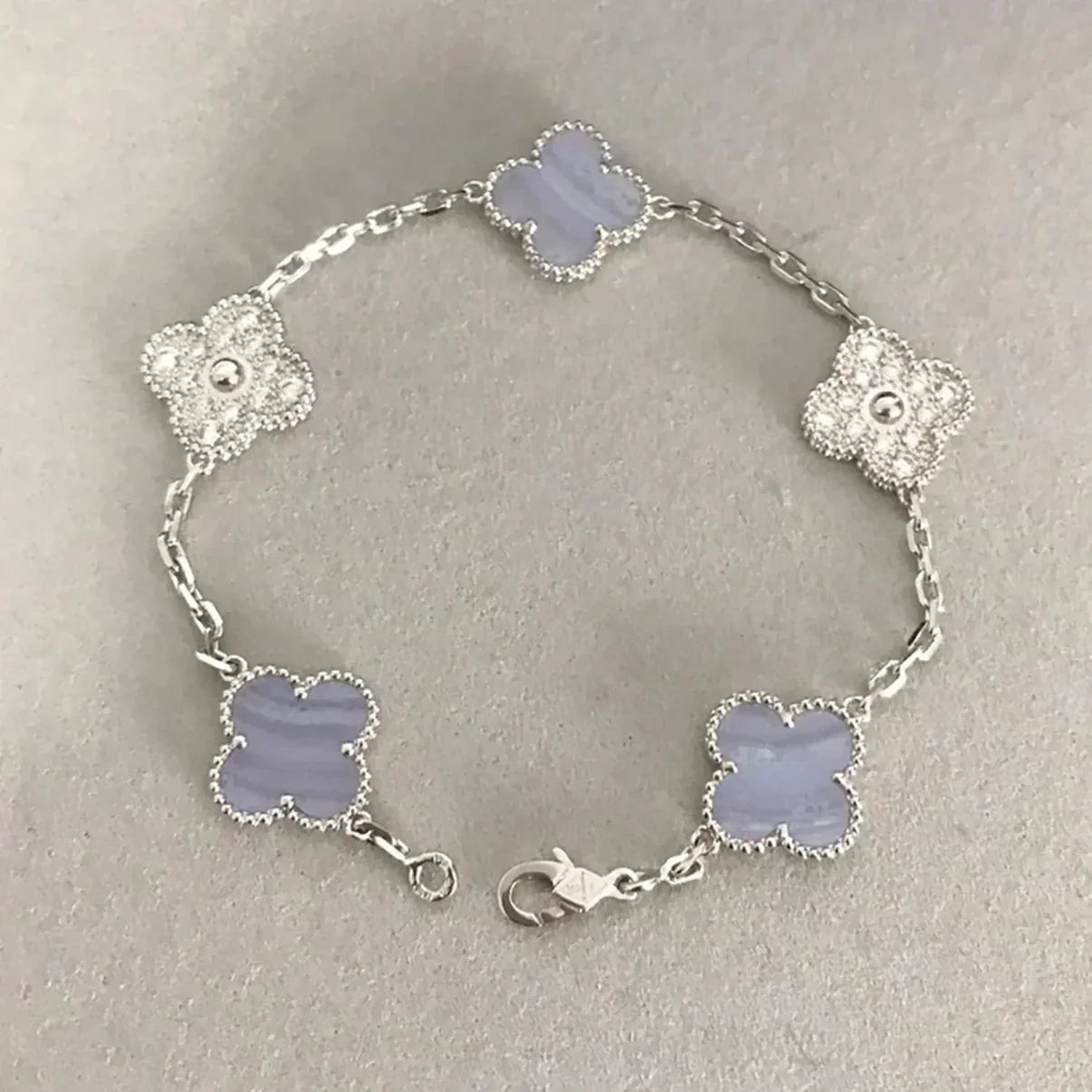 [CharmAmor] CLOVER 5 MOTIF PURPLE CHALCEDONY BRACELET COLLECTION