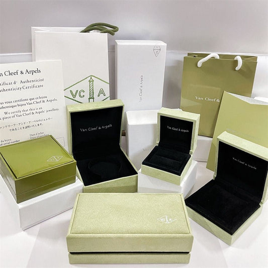 [CharmAmor]VA CLOVER BRACELET NECKLACE RING BOX GIFT BAG