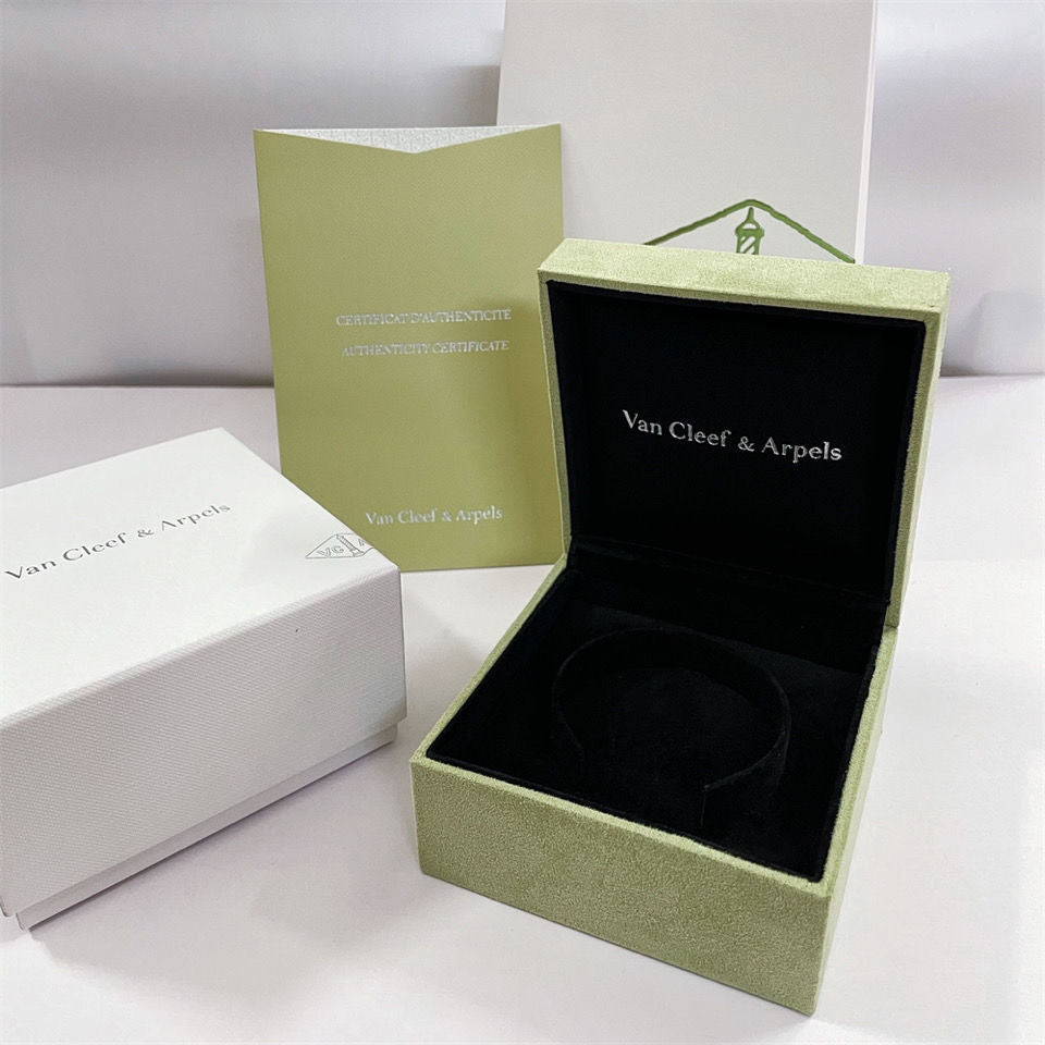 [CharmAmor]VA CLOVER BRACELET NECKLACE RING BOX GIFT BAG