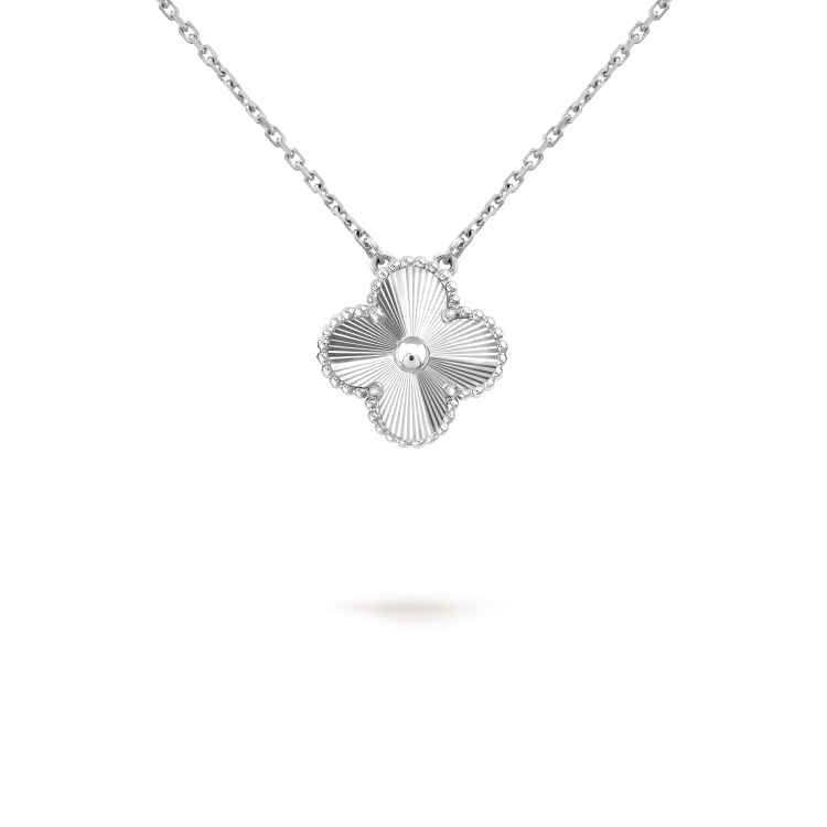 [CharmAmor]CLOVER 15MM LASER NECKLACE SILVER