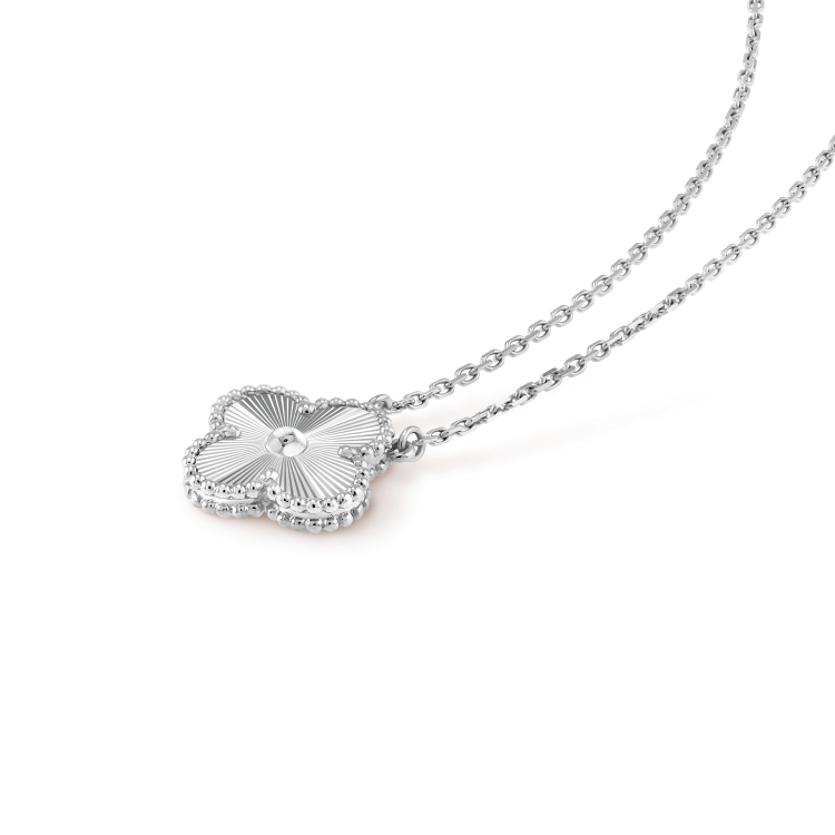 [CharmAmor]CLOVER 15MM LASER NECKLACE SILVER