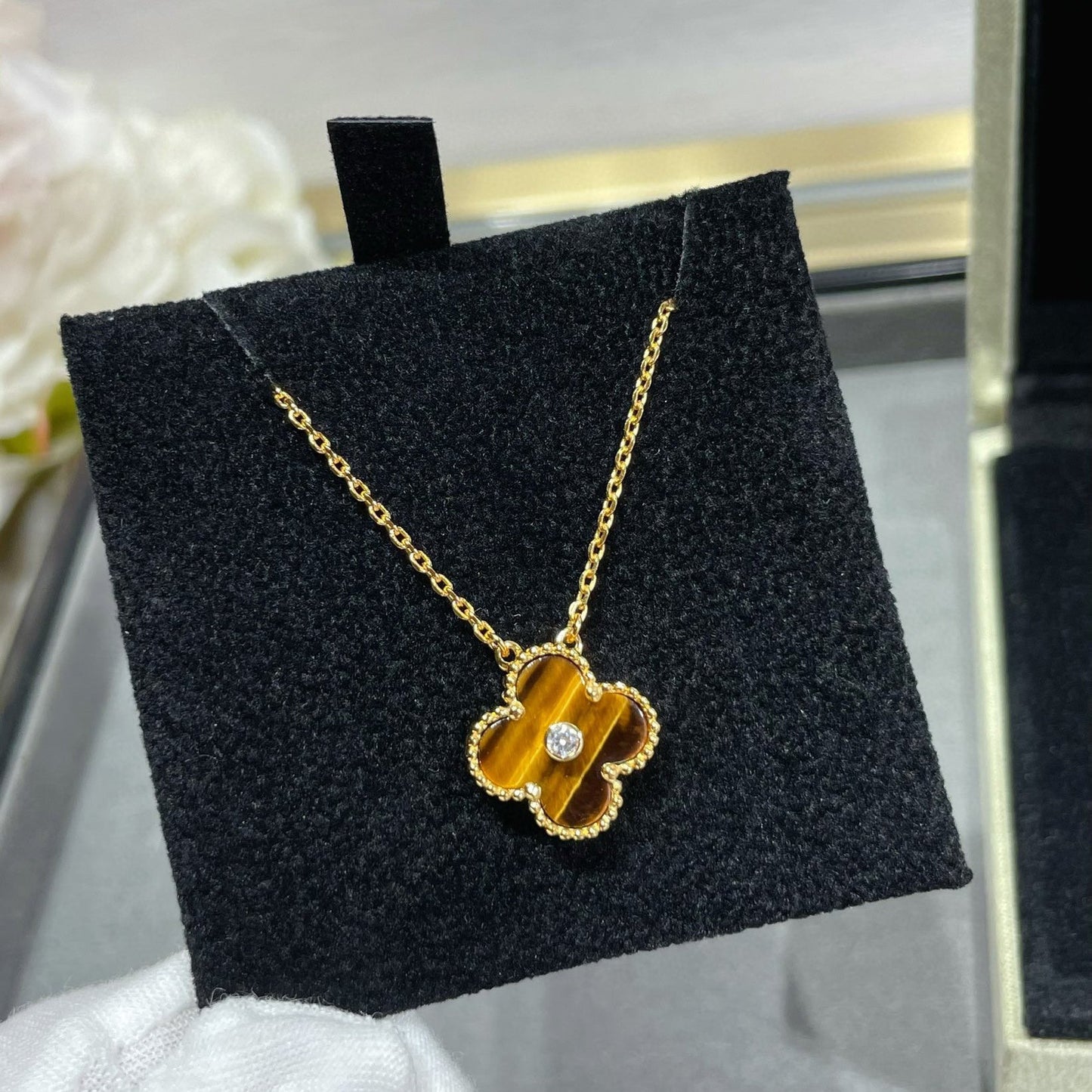 [CharmAmor]CLOVER 15MM DIAMOND AND YELLOW TIGER'S EYE AGATE necklace