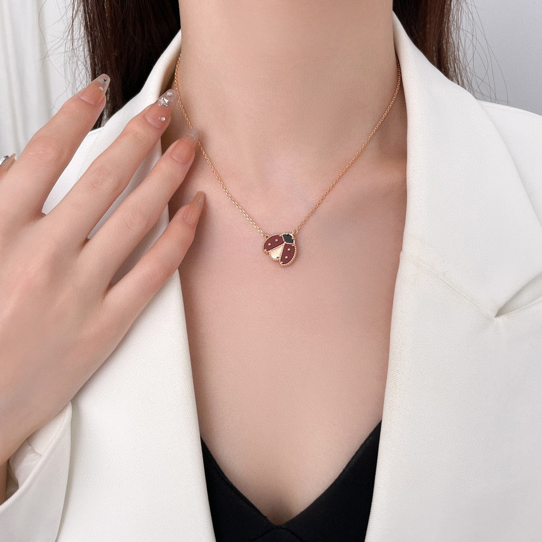 [CharmAmor]LUCKY  CARNELIANS LADYBUG NECKLACE