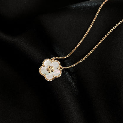 [CharmAmor]LUCKY  WHITE MOP  PLUM BLOSSOM NECKLACE