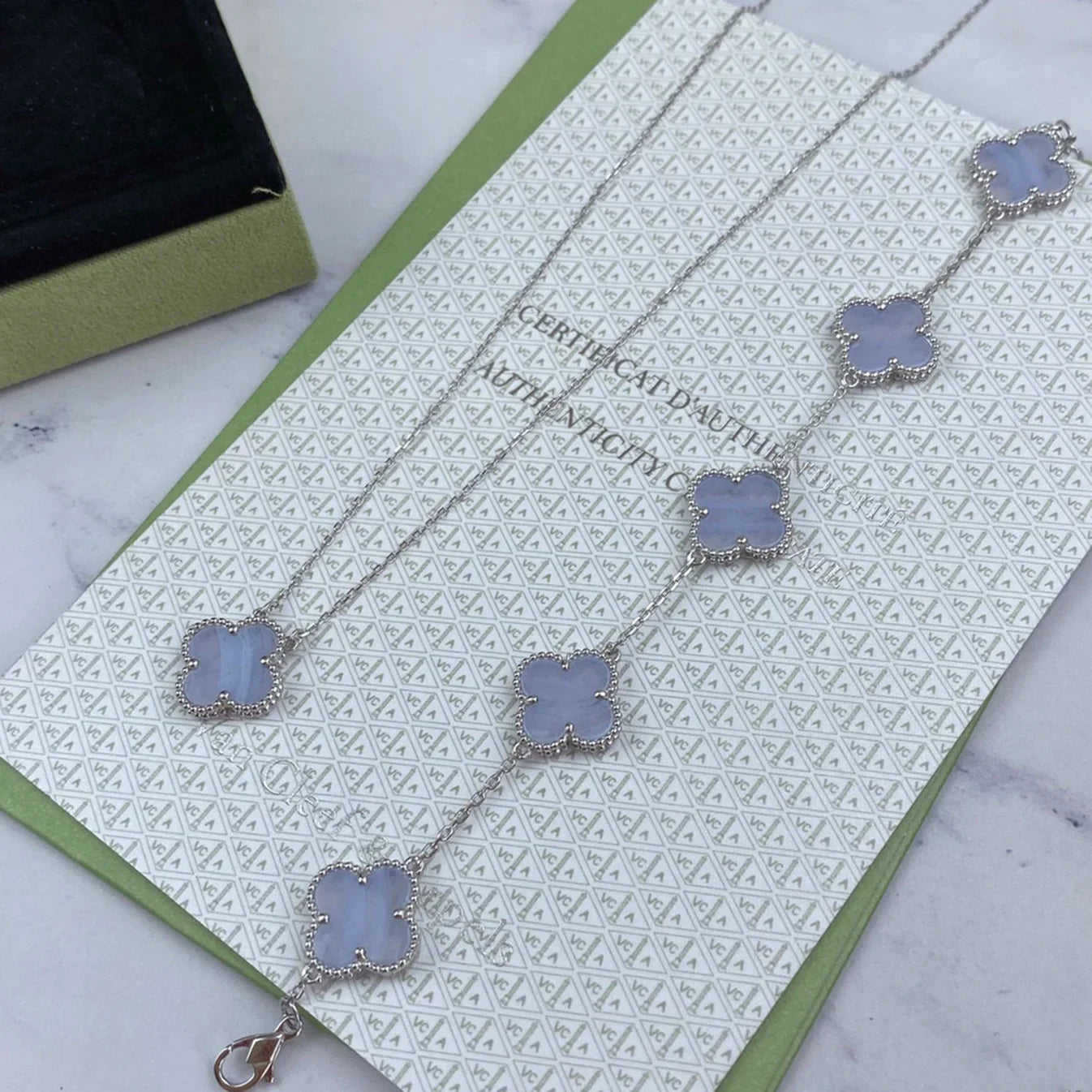 [CharmAmor] CLOVER 5 MOTIF PURPLE CHALCEDONY BRACELET COLLECTION