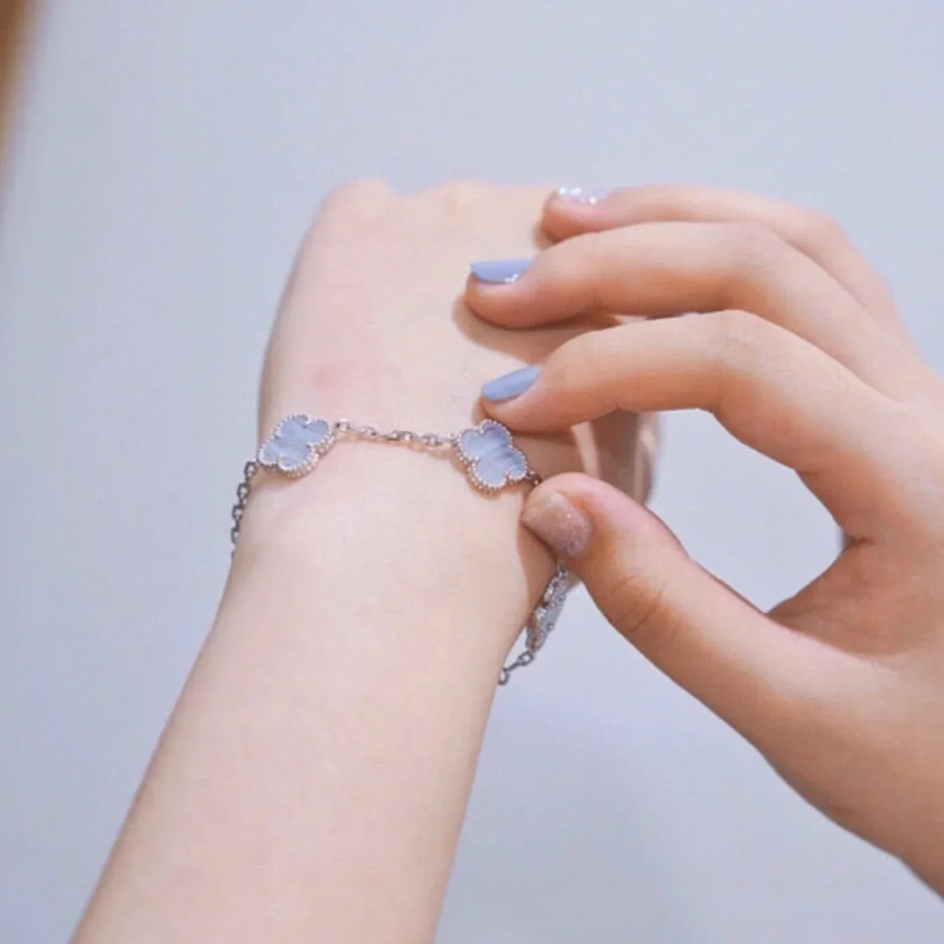 [CharmAmor] CLOVER 5 MOTIF PURPLE CHALCEDONY BRACELET COLLECTION