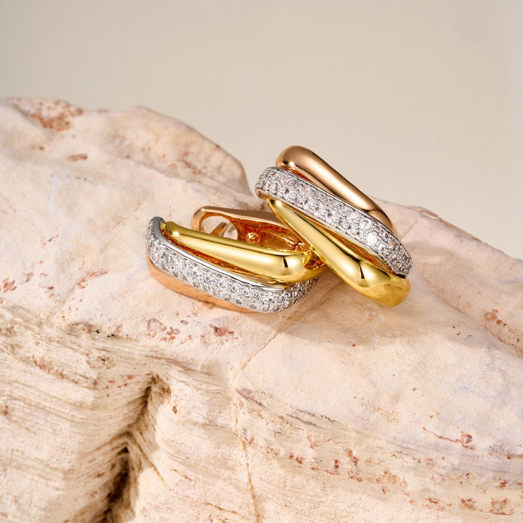 [CharmAmor]TRINITY HALF DIAMOND  CUSHION EARRINGS