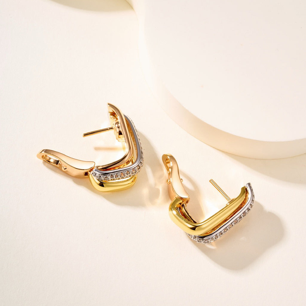 [CharmAmor]TRINITY HALF DIAMOND  CUSHION EARRINGS