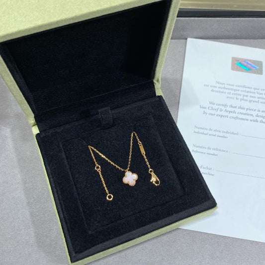 [CharmAmor]CLOVER 9.5MM PINK MOTHER OF PEARL SINGLE FLOWER NECKLACE