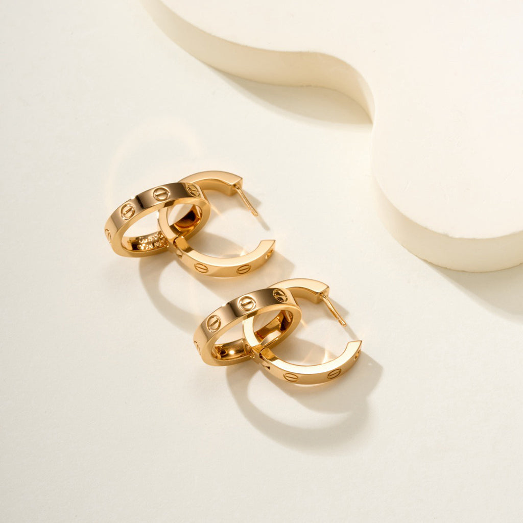 [CharmAmor]LOVE 3.3MM DANGLE HALF DIAMOND EARRINGS