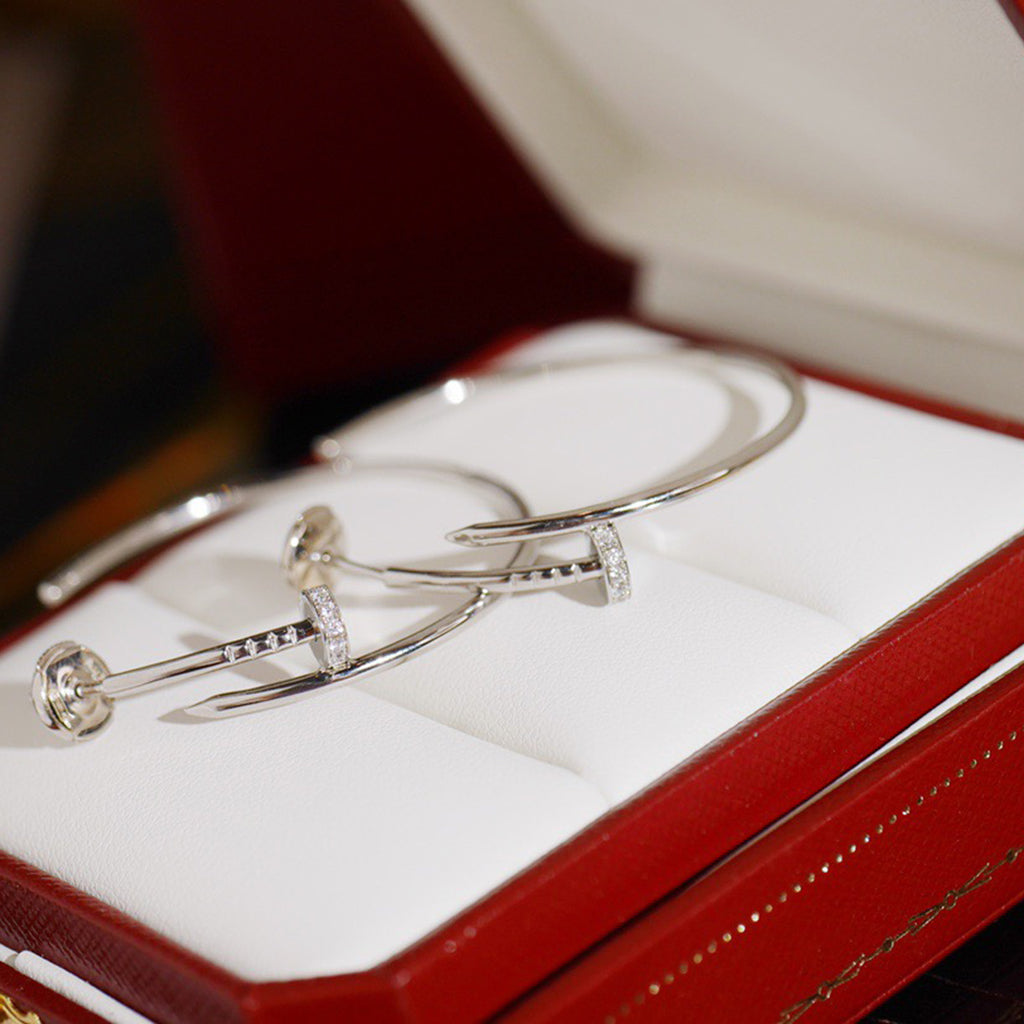 [CharmAmor]JUSTE HALF DIAMOND LARGE EARRINGS
