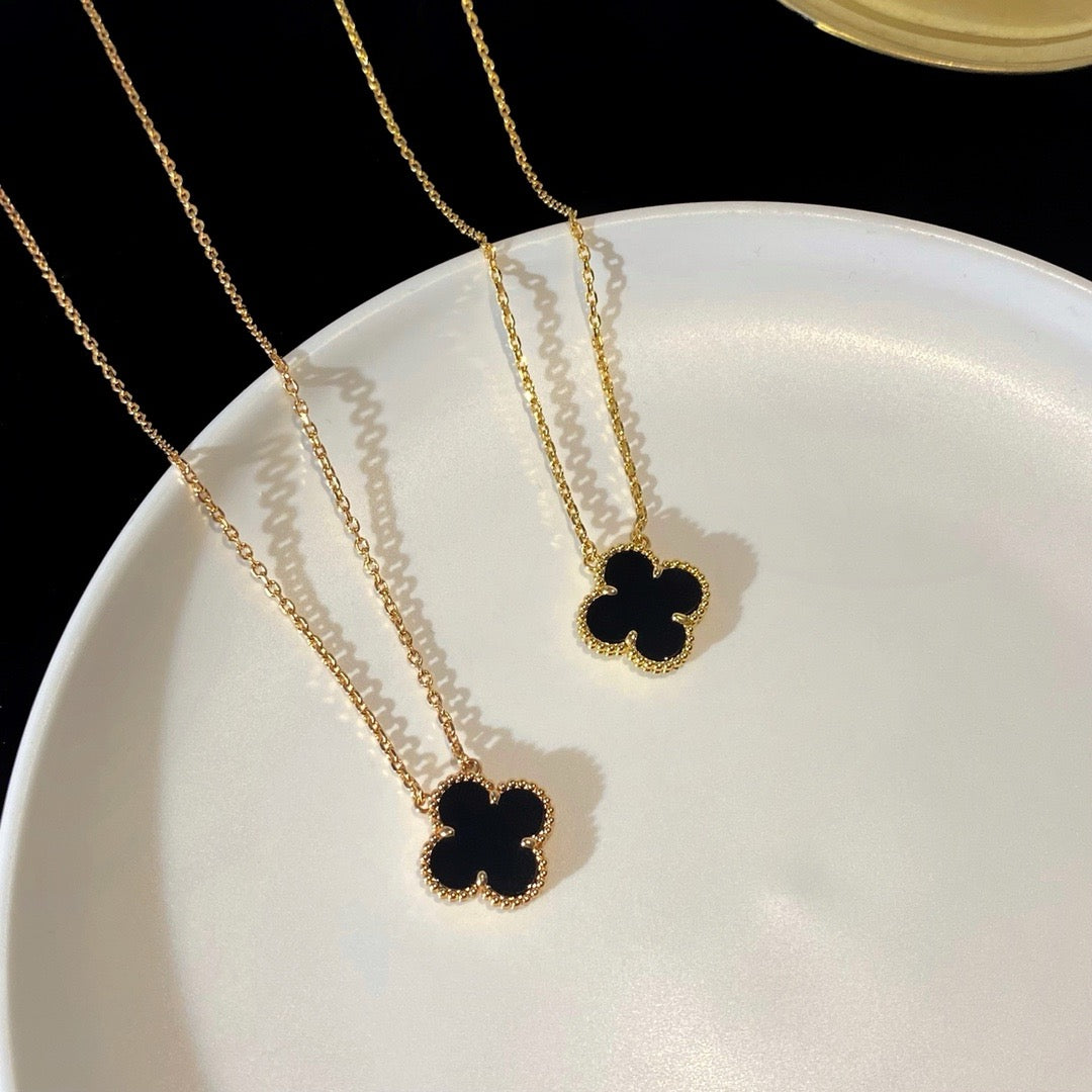 [CharmAmor]CLOVER 15MM BLACK ONYX SINGLE FLOWER NECKLACE