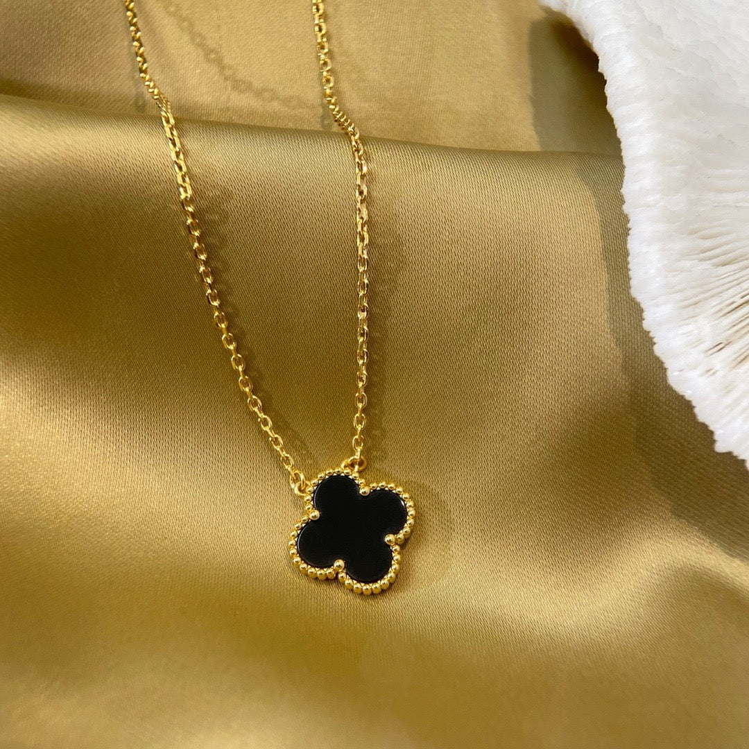 [CharmAmor]CLOVER 15MM BLACK ONYX SINGLE FLOWER NECKLACE