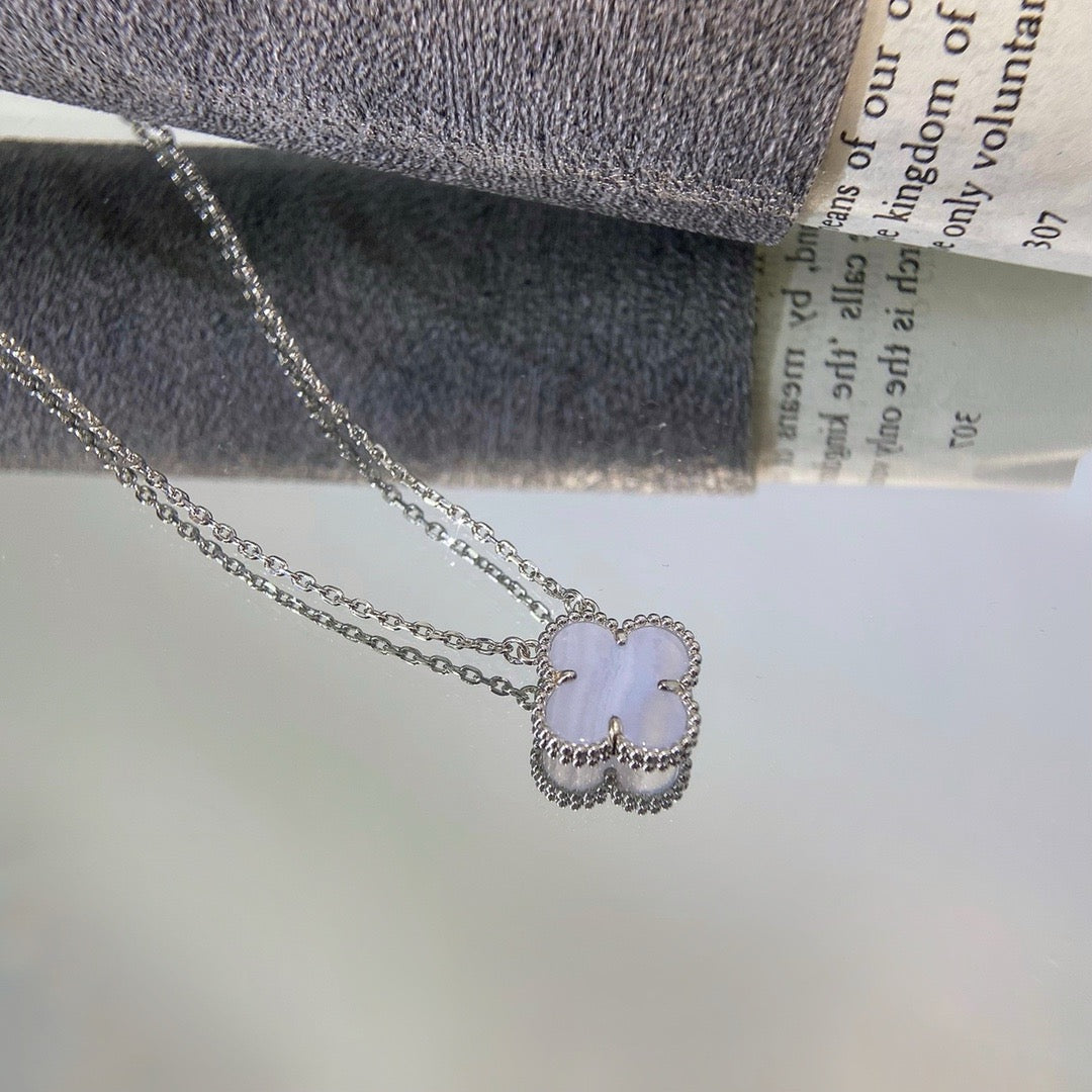 [CharmAmor]CLOVER 15MM BLUE CHALCEDONY NECKLACE SILVER