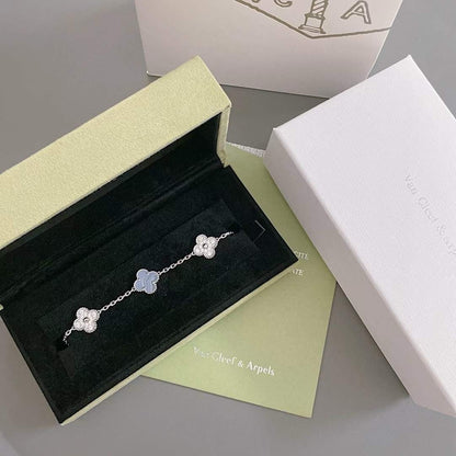 [CharmAmor] CLOVER 5 MOTIF PURPLE CHALCEDONY BRACELET COLLECTION