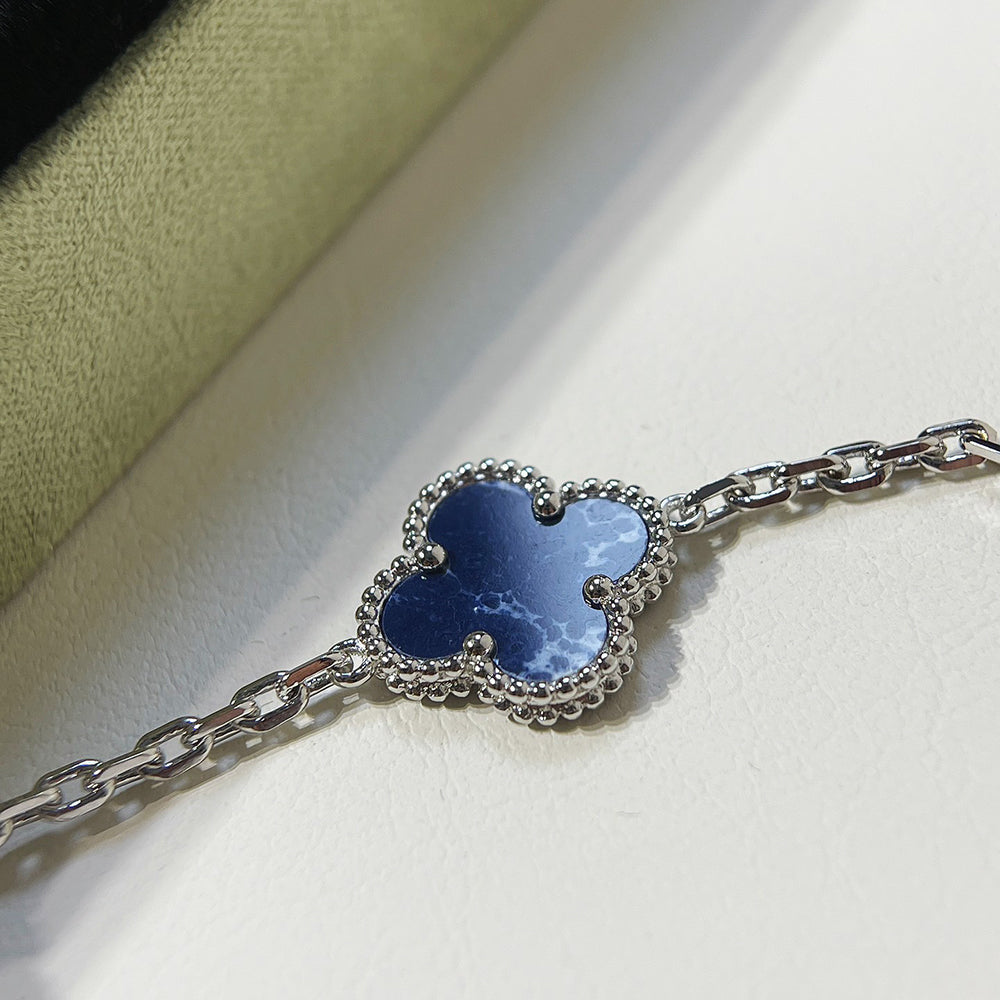 [CharmAmor]CLOVER 5 MOTIF PIETERSITE SILVER BRACELET