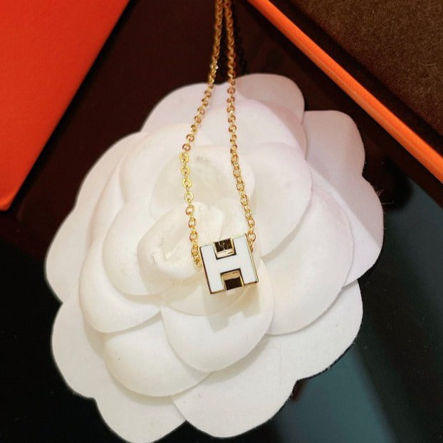[CharmAmor]H WHITE SQUARE GOLD NECKLACE