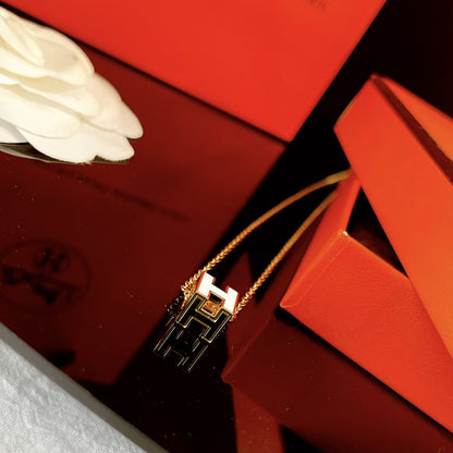 [CharmAmor]H WHITE SQUARE GOLD NECKLACE