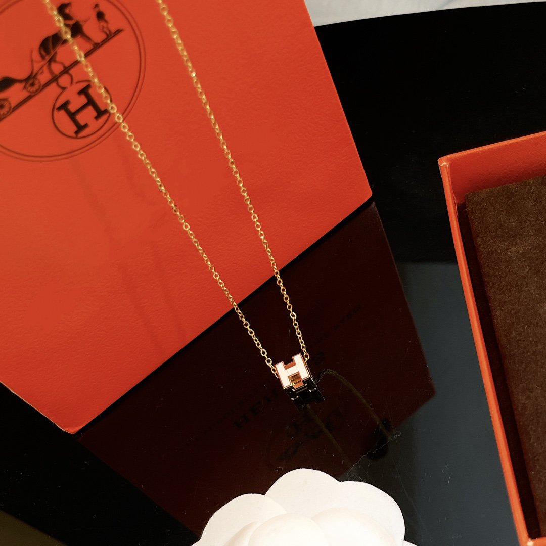 [CharmAmor]H WHITE SQUARE GOLD NECKLACE