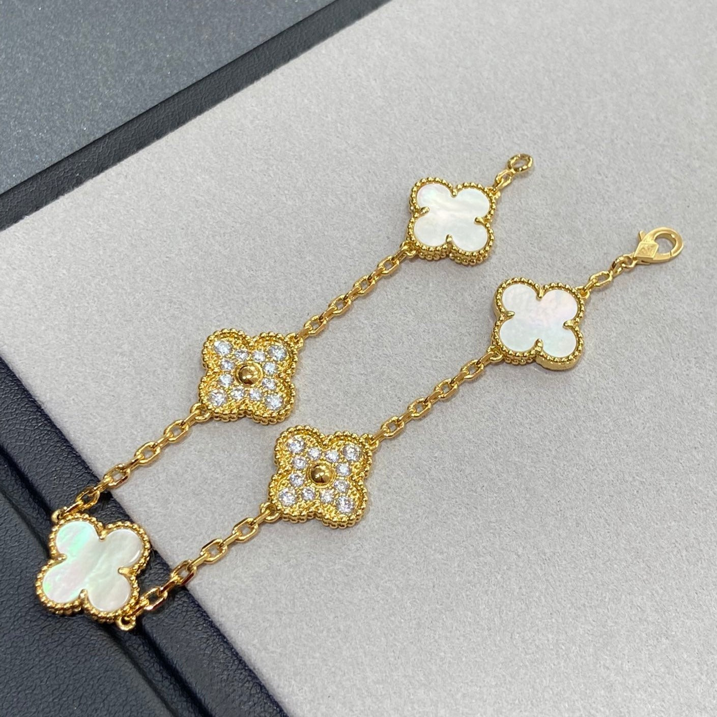 [CharmAmor]CLOVER BRACELET 5 MOTIF WHITE MOP DIAMOND