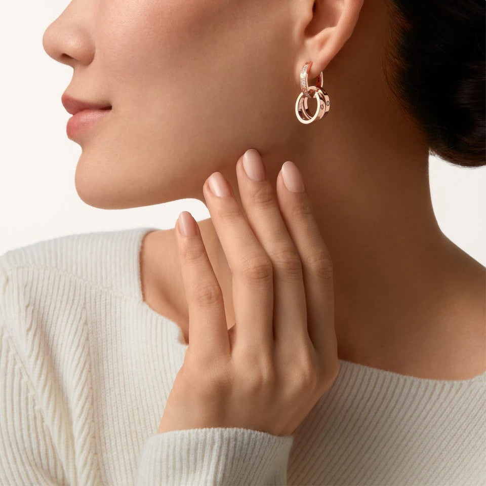 [CharmAmor]LOVE 3.3MM DANGLE HALF DIAMOND EARRINGS