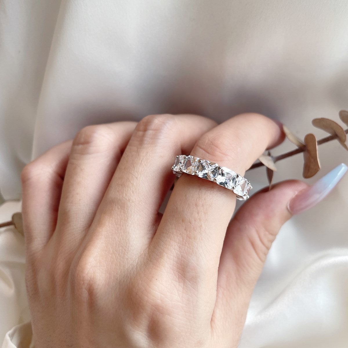 [CharmAmor]Elegant Princess Cut Tennis Ring