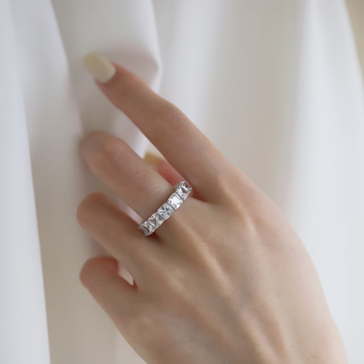 [CharmAmor]Elegant Princess Cut Tennis Ring