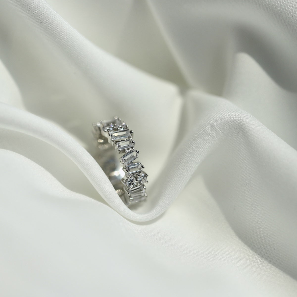 [CharmAmor]Delicate Multi Shape Tennis Ring