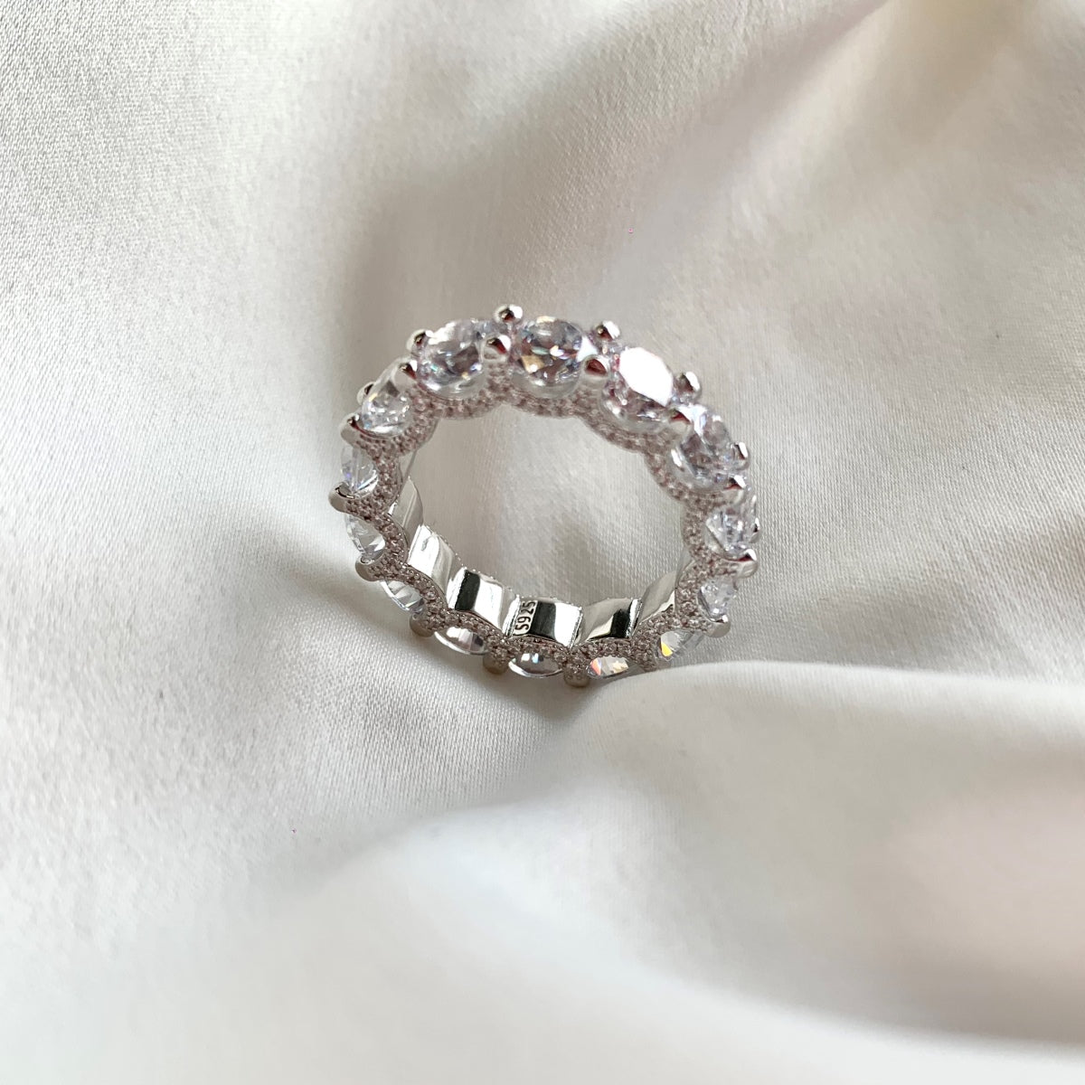 [CharmAmor]Gorgeous Round Cut Tennis Ring