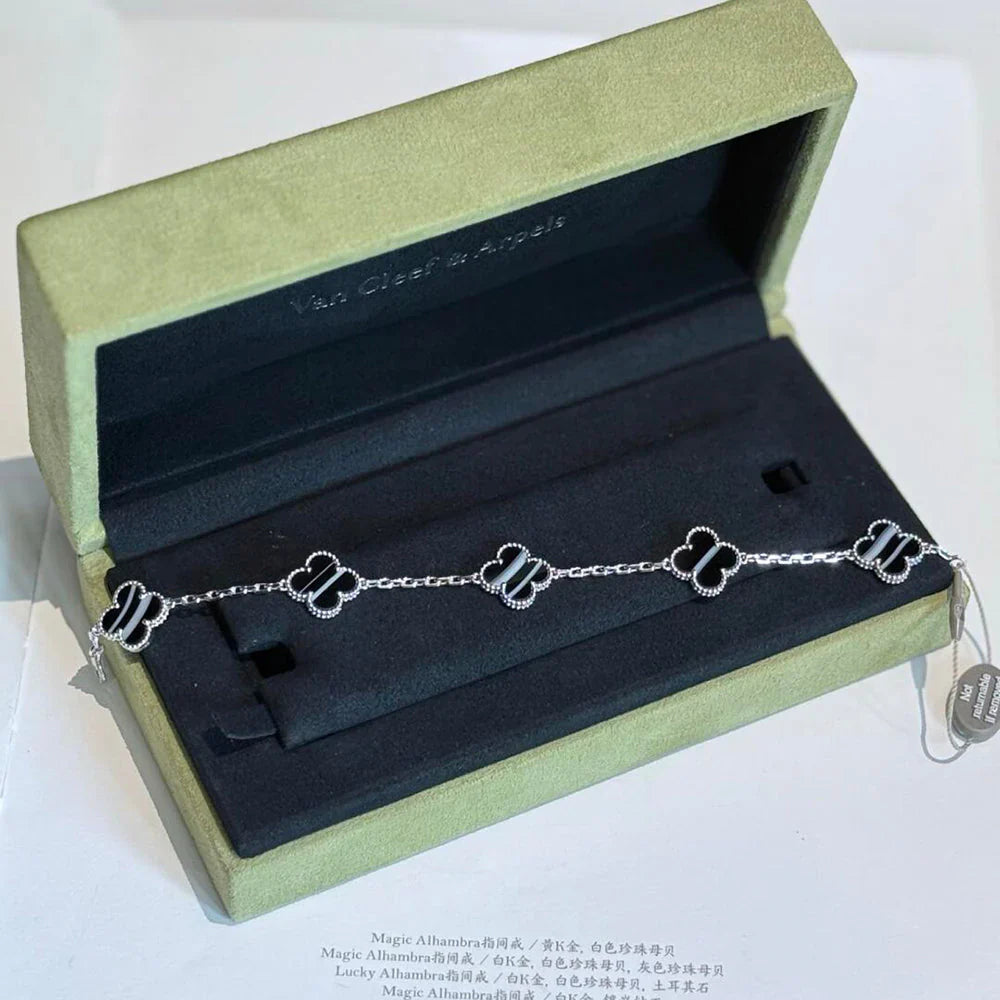 [CharmAmor] CLOVER 5 MOTIF PULSAR STONE BRACELET COLLECTION