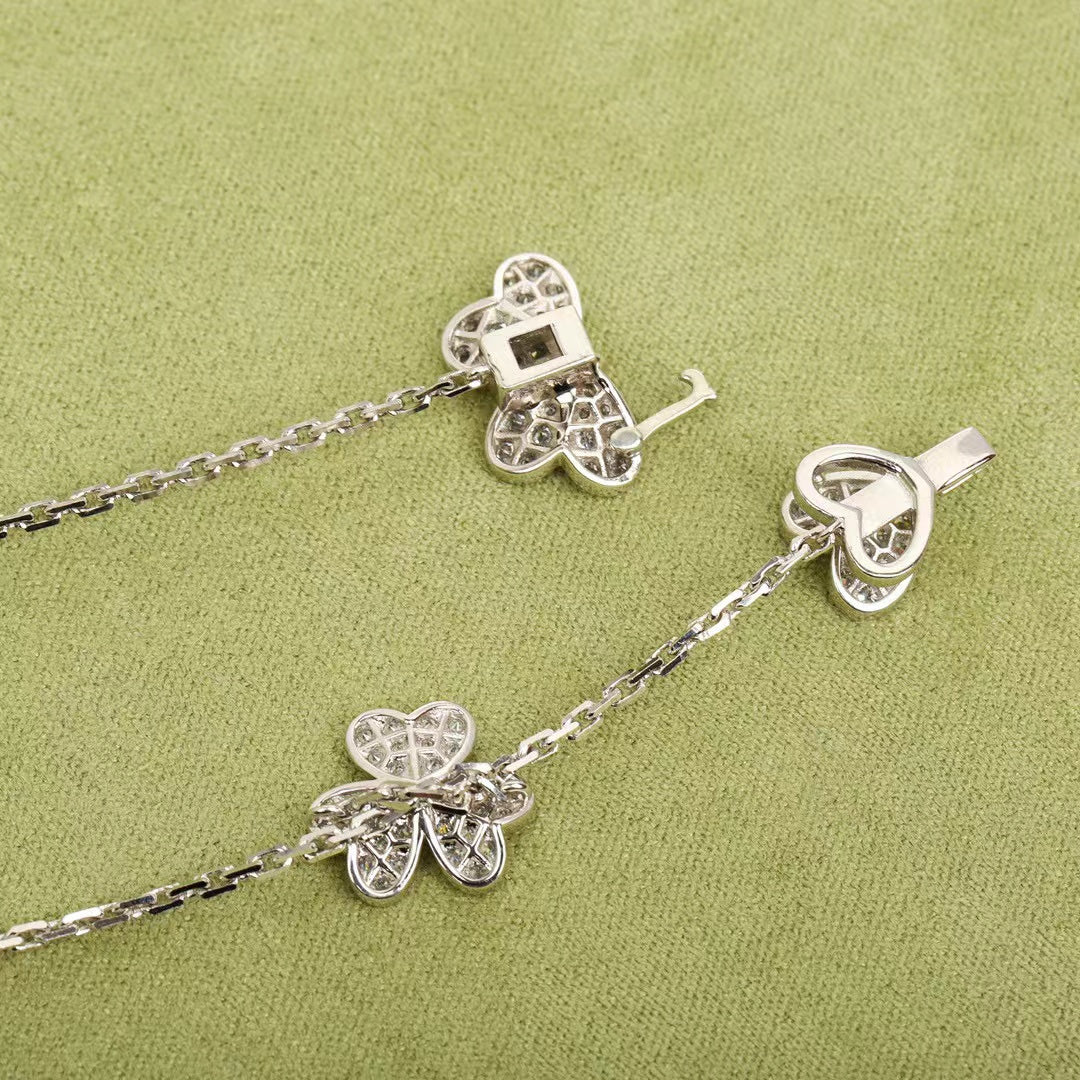 [CharmAmor]FRIVOLE SILVER 9 FLOWERS NECKLACE